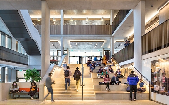 UNIVERSITY COLLEGE LONDON - LONDRA - FLAT&FRIENDS